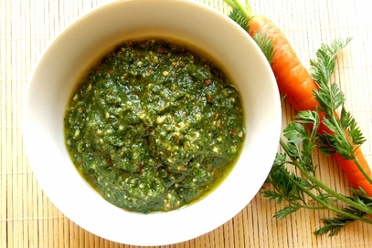 Pesto di foglie di carota