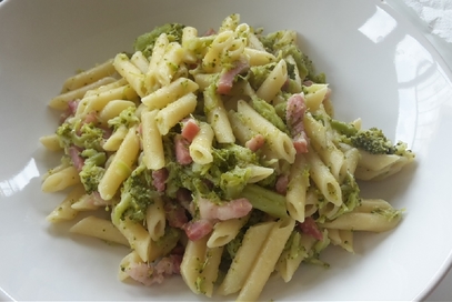 Penne broccoli e pancetta