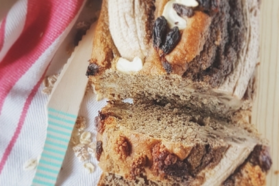 Banana bread al caffè e latte di mandorla