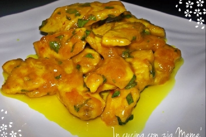 Straccetti di pollo allo zenzero con crema di curcuma