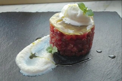 Tartare marinata di tonno e tzatziki