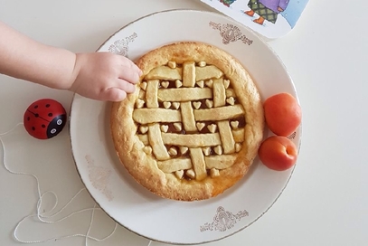 Crostata crema di ricotta e marmellata di pesche