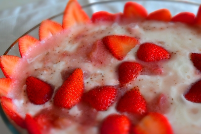 Torta fredda allo yogurt con fragole