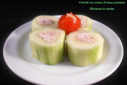 Cetriolo con crema di tonno piccante