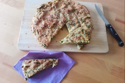 Savory cake senza glutine di ceci e spinaci con curcuma