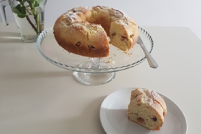 Ciambella alle pesche