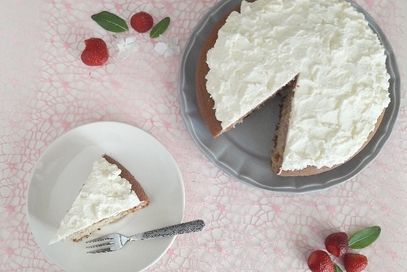 Poke cake panna e fragole