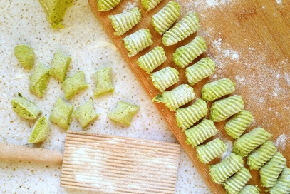 Gnocchi di piselli al basilico