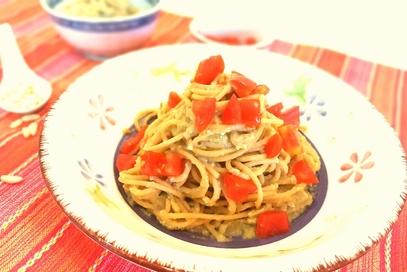 Spaghetti integrali con pesto di melanzane