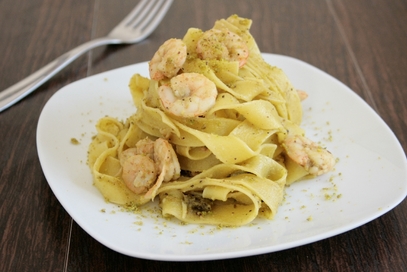 Pappardelle con gamberetti e pistacchio