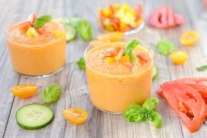 Gazpacho andaluso zuppa vegetariana fredda