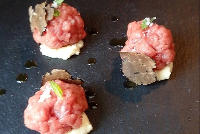 Tartare di manzo, tartufo e mandorla