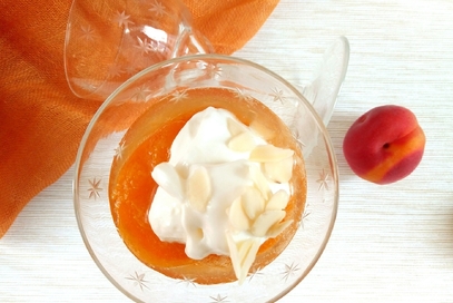 Albicocche al miele con crema di ricotta