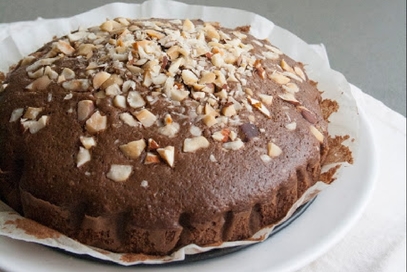 Torta con noci brasiliane e cacao