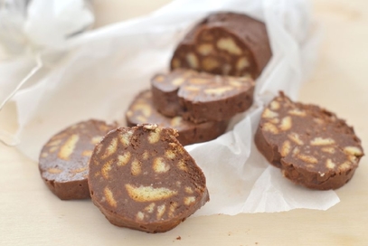 Salame di cioccolato con cioccolato fondente