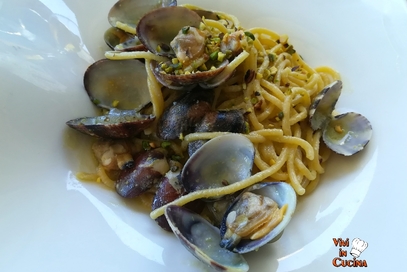 Spaghetti vongole e pistacchio