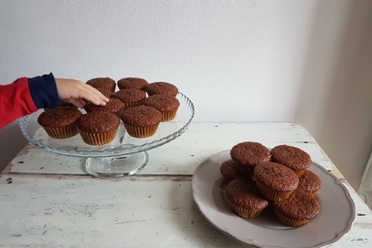 Muffin al cacao e gocce di cioccolato