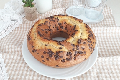 Ciambellone con gocce di cioccolato