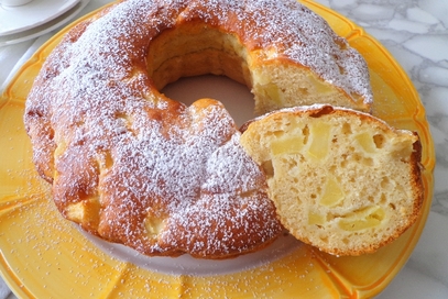 Ciambella alle mele e yogurt, senza burro