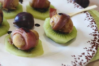 Bocconcini di castagne allo speck e kiwi