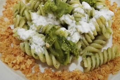 Fusilli, rape e crema di burrata