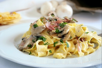 Pappardelle con funghi e crema di fontina