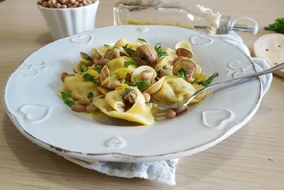 Tortelli con fagiolina del trasimeno e vongole