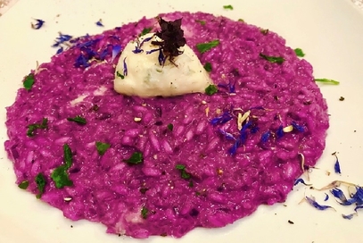 Risotto con cavolo cappuccio viola e gorgonzola