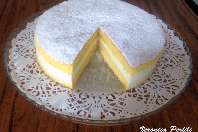 Torta paradiso con crema di latte e miele