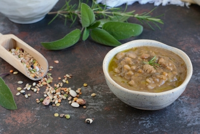 Zuppa farro e legumi