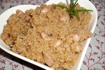 Quinoa con borlotti al rosmarino