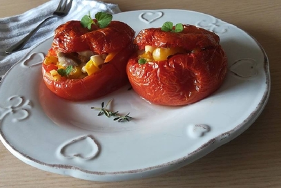 Pomodori al forno con verdure e cacioricotta