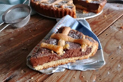 Crostata con crema di nocciole morbidissima