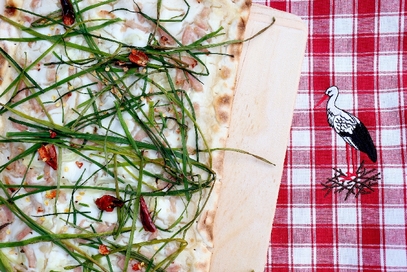 Flammekueche con erba cipollina