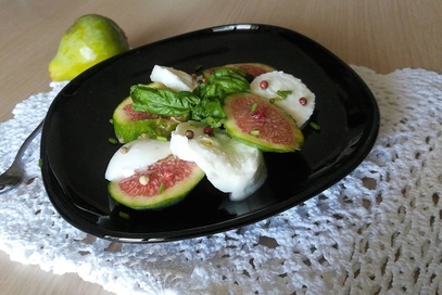 Caprese di bufala  e fichi