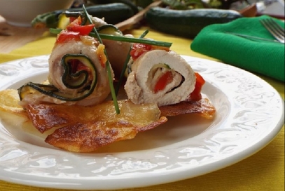 Involtini di pollo con zucchine pomodoro e zenzero