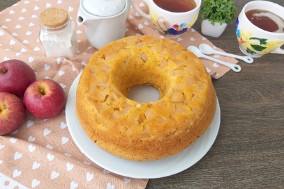 Ciambella di carote, arancia e mele