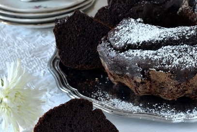 Ciambella con ricotta vaccina e cacao amaro