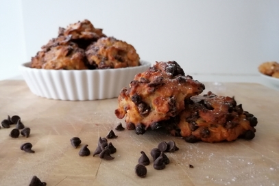 Biscotti vegani banana, cornflakes e cioccolato