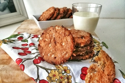 Biscotti all'avena, prugne e scorza d'arancia