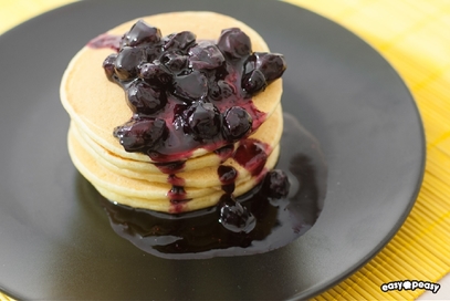 Pancakes con composta di mirtilli