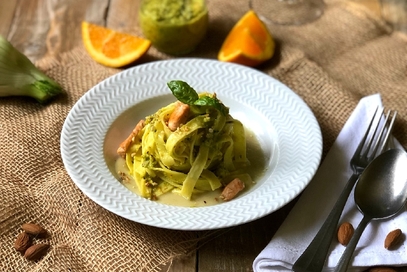 Tagliatelle pesto di arance e crema di finocchi