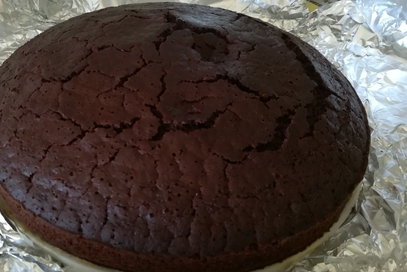 Torta all'acqua con arance e cacao amaro