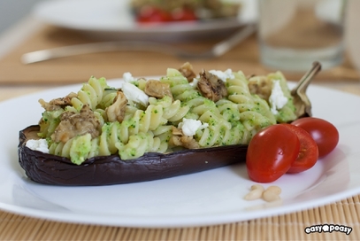 Pasta con pesto di zucchine e melanzane