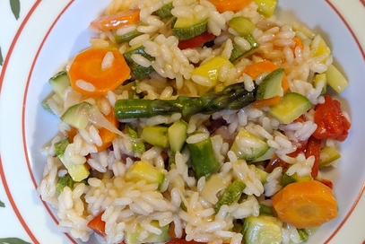 Risotto primavera con verdure fresche