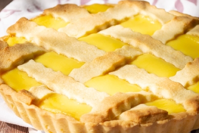 Crostata senza lattosio con grano cotto e crema