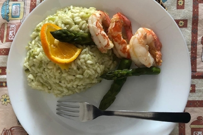 Risotto agli asparagi con gamberi all'arancio