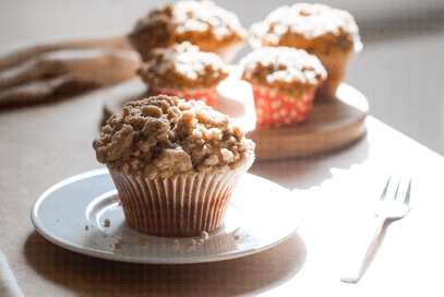 Banana crumble muffin